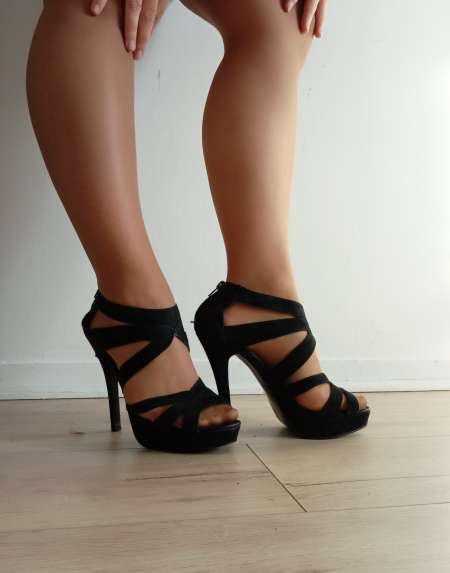 Domination en visio avec maîtresse rebecca