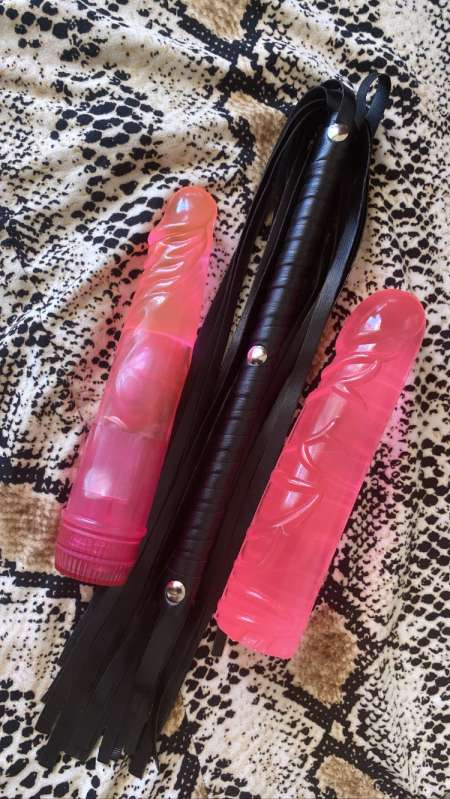 Domina de 20 ans pour hommes mûrs