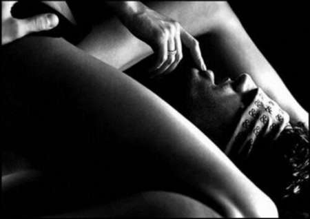 Soumis au charme féminin, cherche à être dominé ..