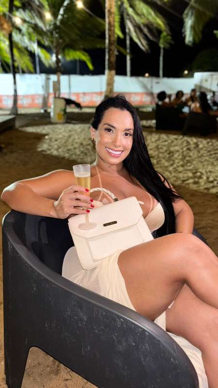 Vivi femme brésilienne tès chaude en Martinique