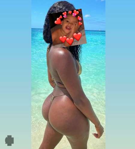 SUPER BELLE JEUNE NEGRESSE OUVERTE POUR TOI