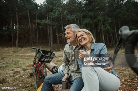 Couple cherche coupple ou femme