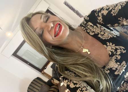 tylla transex três jolie