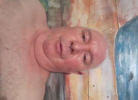 Plaisir partagé gratuitement avec une personne ouv