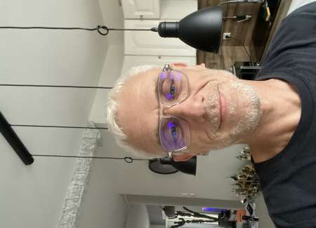 Cherche femme non vénal