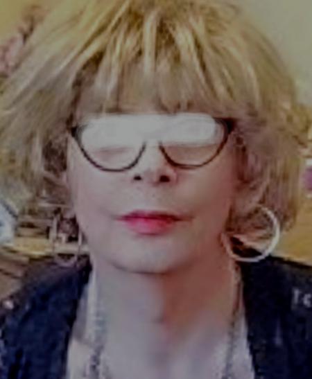 Travesti suceuse, j aime avoir un régulier.