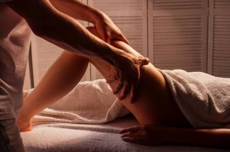 Massage Tantrique pour femmes GRATUIT et formation pour les hommes.