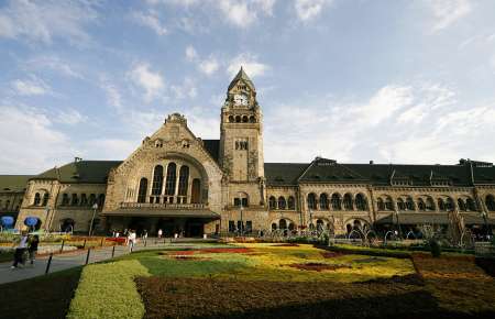 H Bi 37 ans rech travesti (-40 ans) qui reçoit