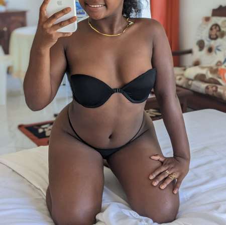 Petite Leïla 18ans skinny