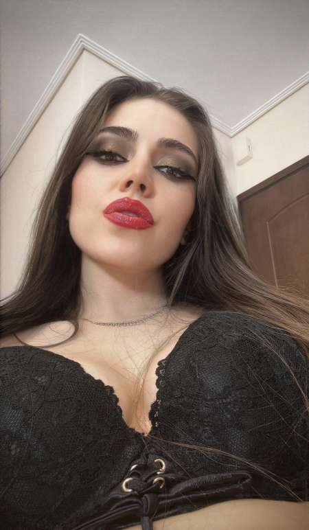 Domina lyonnaise cherche         pour du réel