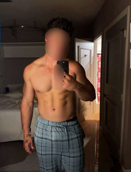 HOMME VERSATILE DISPONIBLE POUR une connexion équ