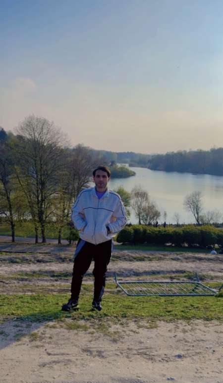 Homme cherche famme je habite à Paris je 30 ans