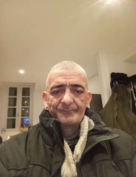 Homme viril célibataire de 47 ans recherche feméli