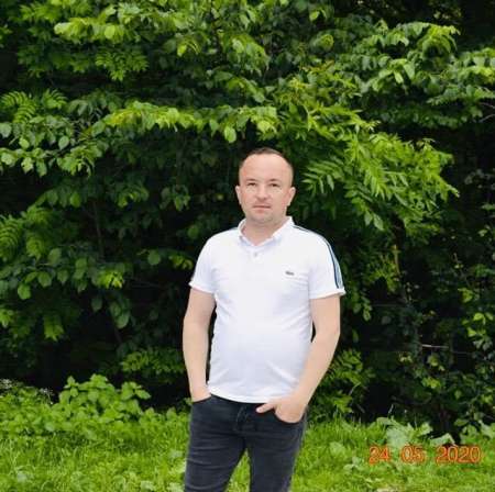 Gigolo propre et cultivé pour dèmes délicates