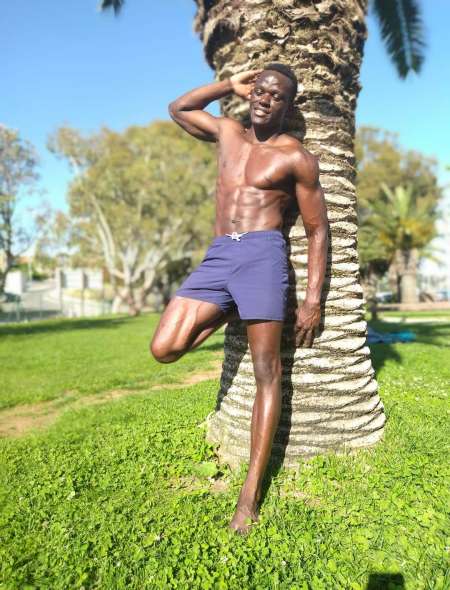 Jeune H a votre écoute