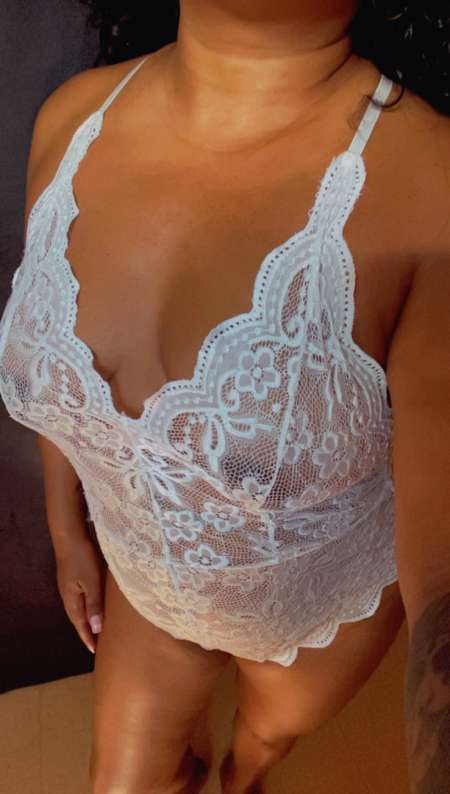 Esmeralda Massage Tantrique / Salon Hibiscus