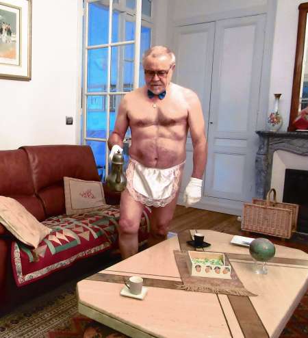 Etre votre serviteur nu