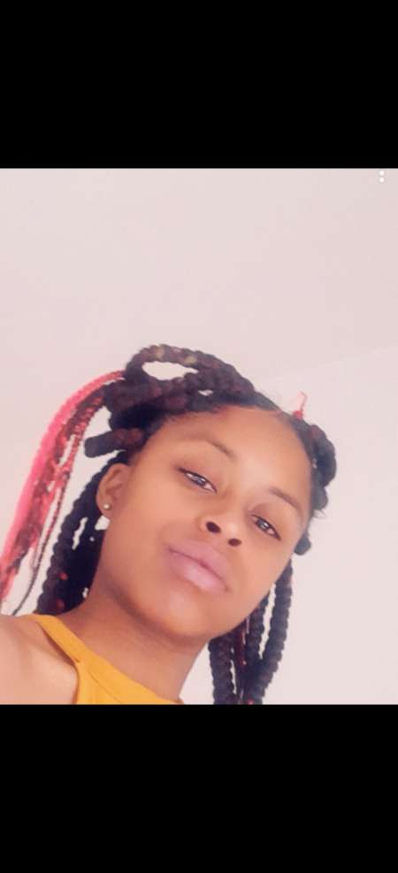 Jolie black pour vous servir