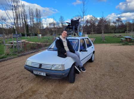 Handicapé moteur recherche une femme coquine