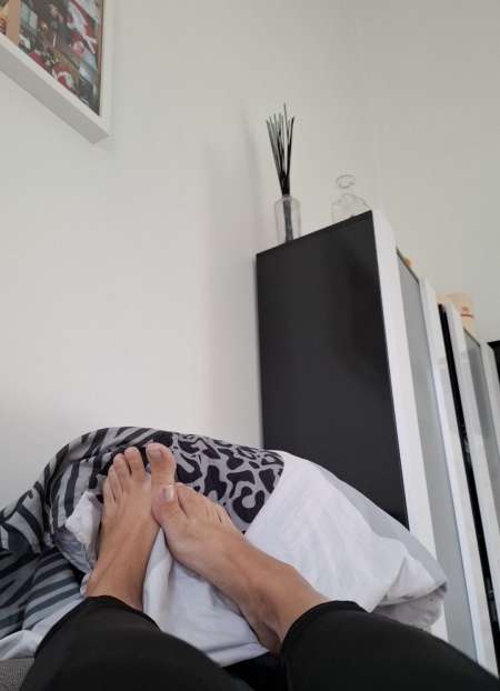 Domina virtuelle débutante fétichisme