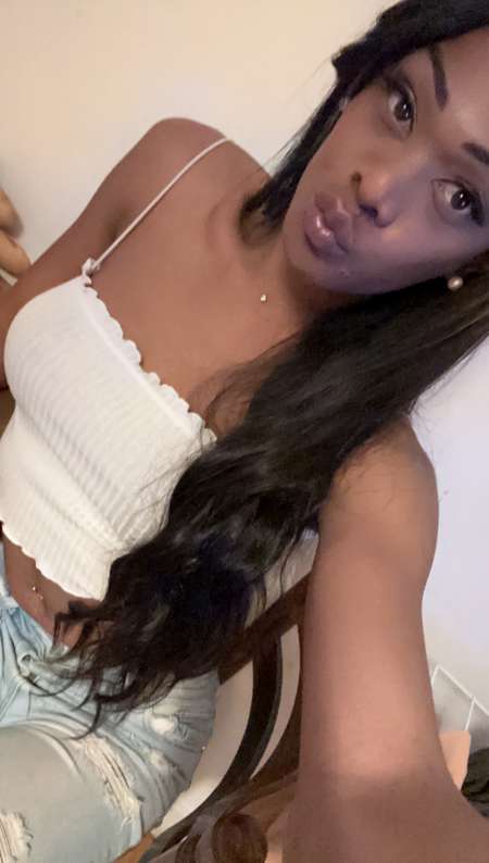  Lara sexy trans métisse