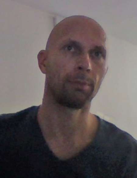  H 44 ans, rencontre couple ou femme