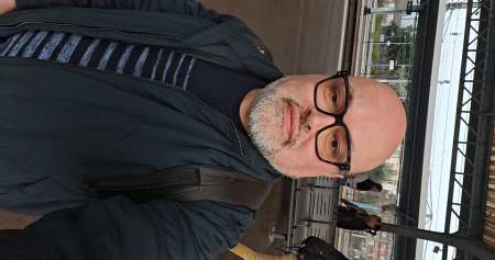 Homme célibataire recherche gente demoiselle