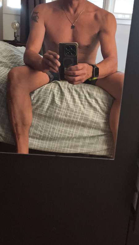 Bel homme latin, disponible 7/7