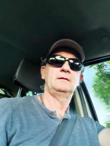 Homme passionné de cunnilingus cherche femme