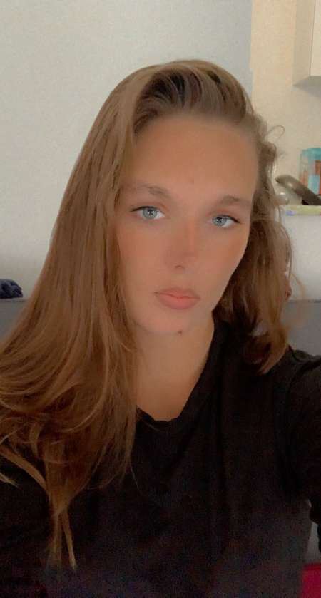 Jeune femme a la recherche de son sugar daddy