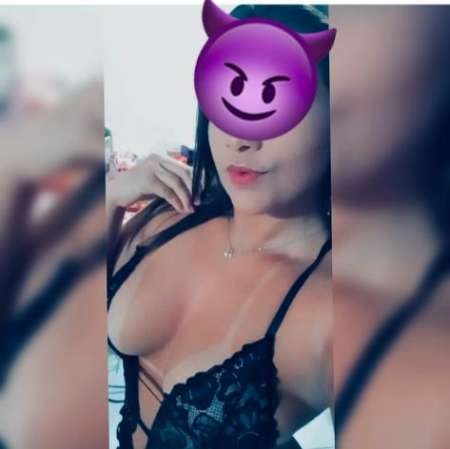 fille coquine chaude et chaude.