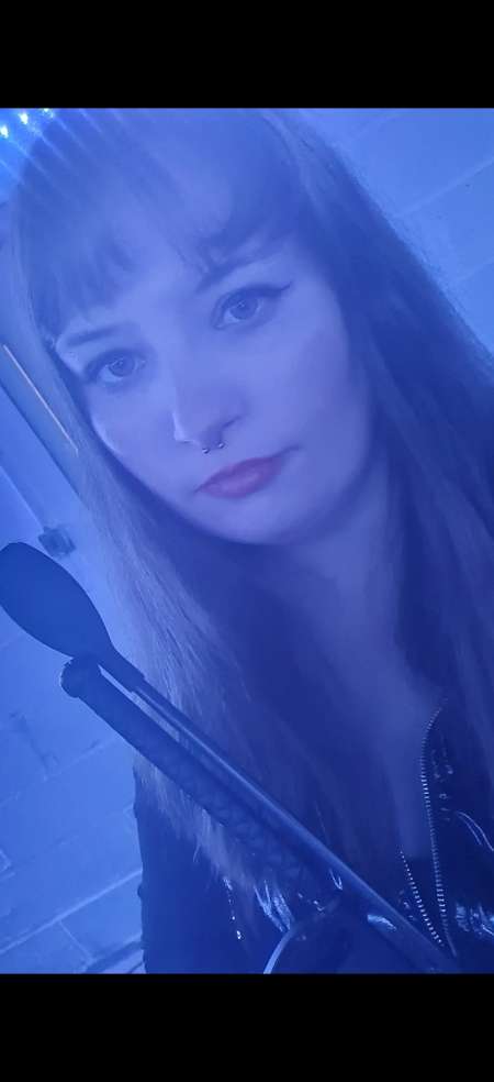 Maîtresse Sady dominatrice et Nurse