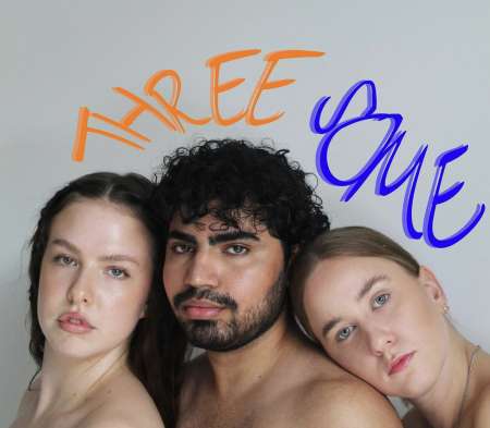  girl looking for a service