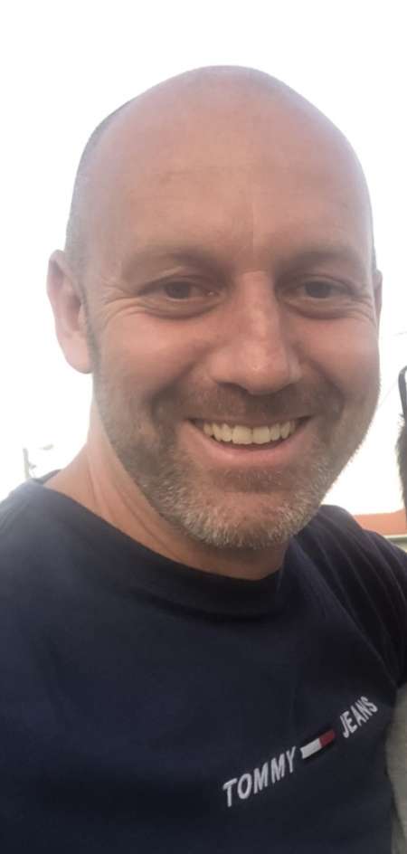  À votre service, gentleman et courtois