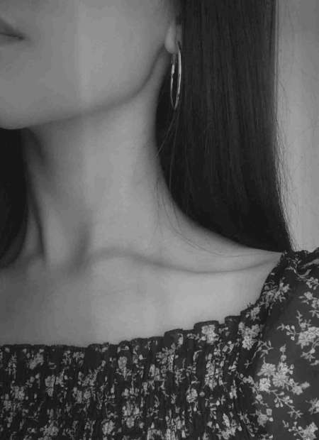 Lucretia, votre copine secrète...