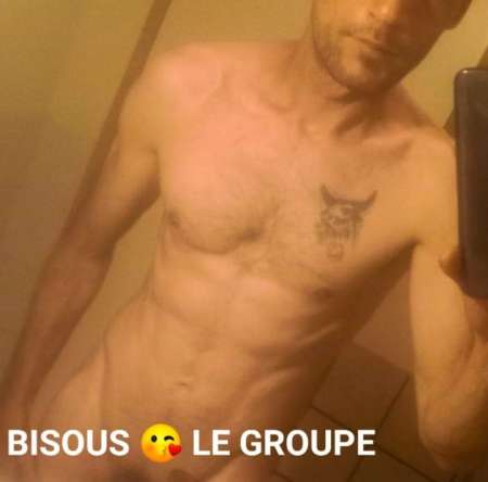 Jeune homme latino disponible pour homme et femme