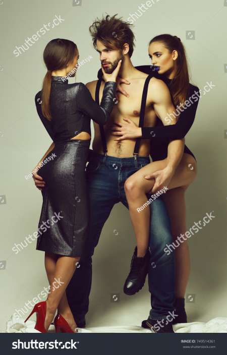 Couple cherche Jeune fille Pour Threesome